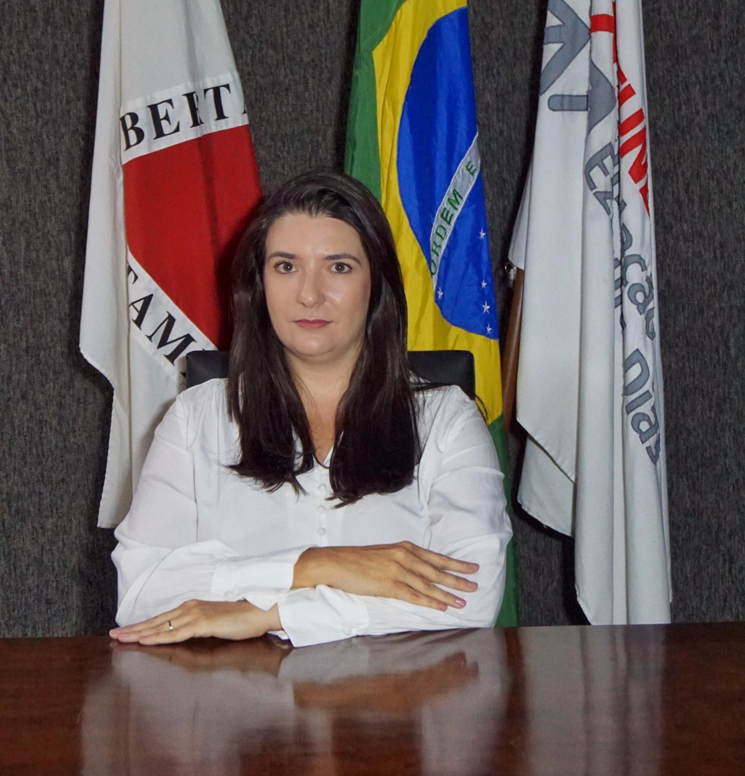 Profa. Dra. Josiane Barbosa Piedade Moura (Funed/MG)